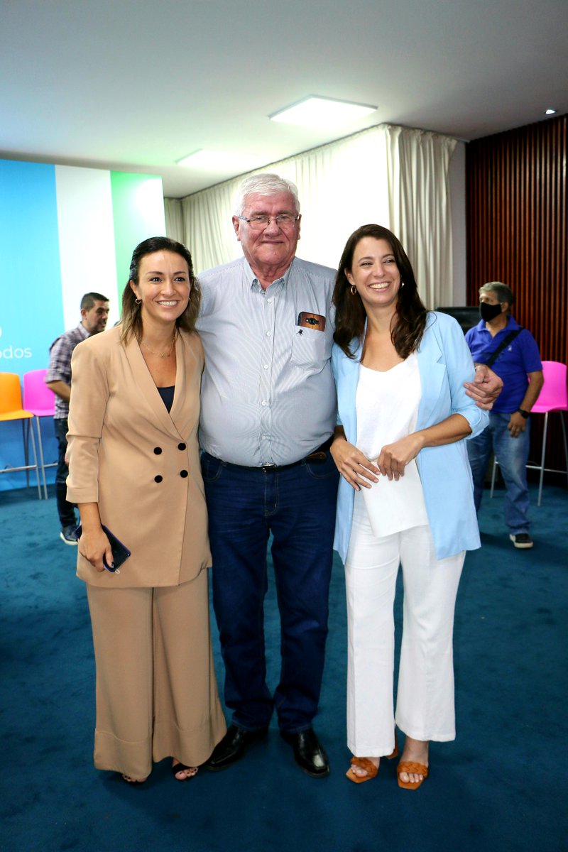 ColonizacionCh's tweet photo. Asumieron las nuevas autoridades del Instituto 👏
La escribana Sheina Waicman como presidenta y la medica veterinaria Cynthia Kaplan como vocal.
En conjunto con el señor Juan Honcharuk conforman el Directorio.
Les deseamos éxitos en su gestión! https://t.co/5aycB79Bio