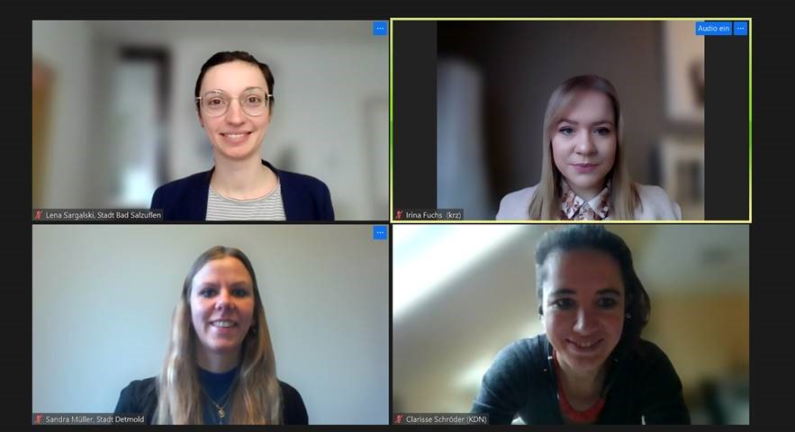 KDN_NRW's tweet image. Wie aufgeschlossen öffentliche Arbeitgeber sein können, beweist ein Experiment von 2 kommunalen »#Digital-Frauen«: Sie tauschen für eine Woche den Job, um neue Perspektiven und Arbeitsmethoden im digitalen Sektor kennenzulernen. #jobswitching kdn.de/presse/pressem…