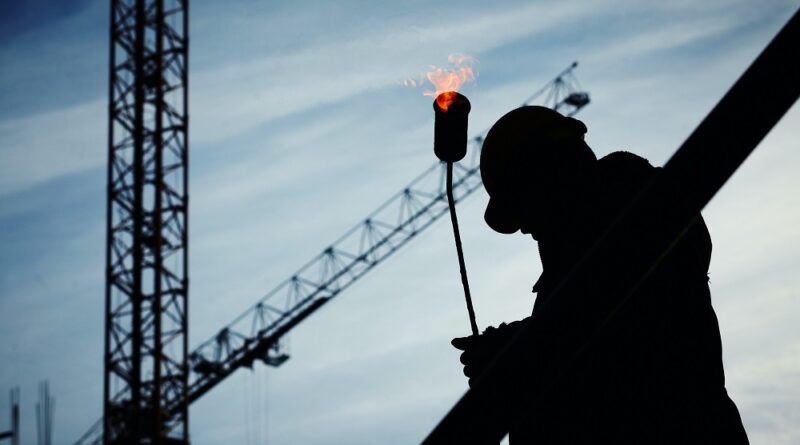 🔵Il Consiglio dei Ministri ha dato via libera alla norma proposta da <a href="/MinLavoro/">Ministero Lavoro</a>  <a href="/AndreaOrlandosp/">Andrea Orlando</a> , sull’obbligo per le imprese edilizie di rispettare le norme sulla #sicurezza stabilite nei contratti collettivi nazionali di #lavoro.