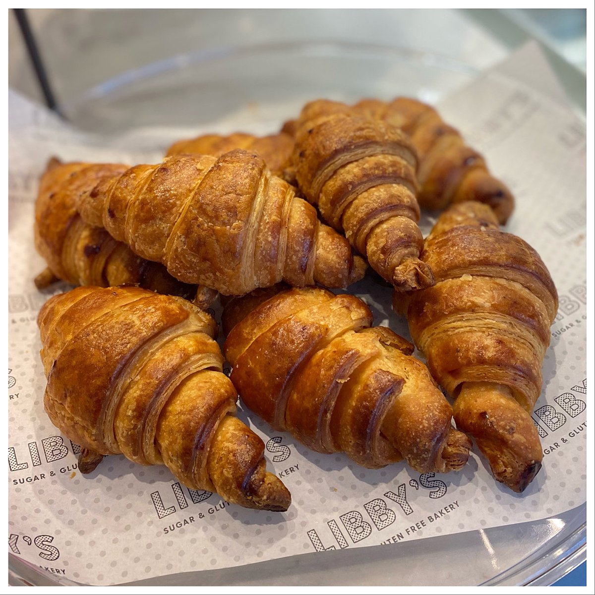 theGFSuitcase's tweet photo. GLUTEN FREE #CROISSANTS IN LONDON! Pick up these beauts at 100% #glutenfree bakery LIBBY'S! Located in Notting Hill (61 Ledbury Road) - this spot (also #sugarfree) is an absolute DREAM. https://t.co/3eMuQq8XsV