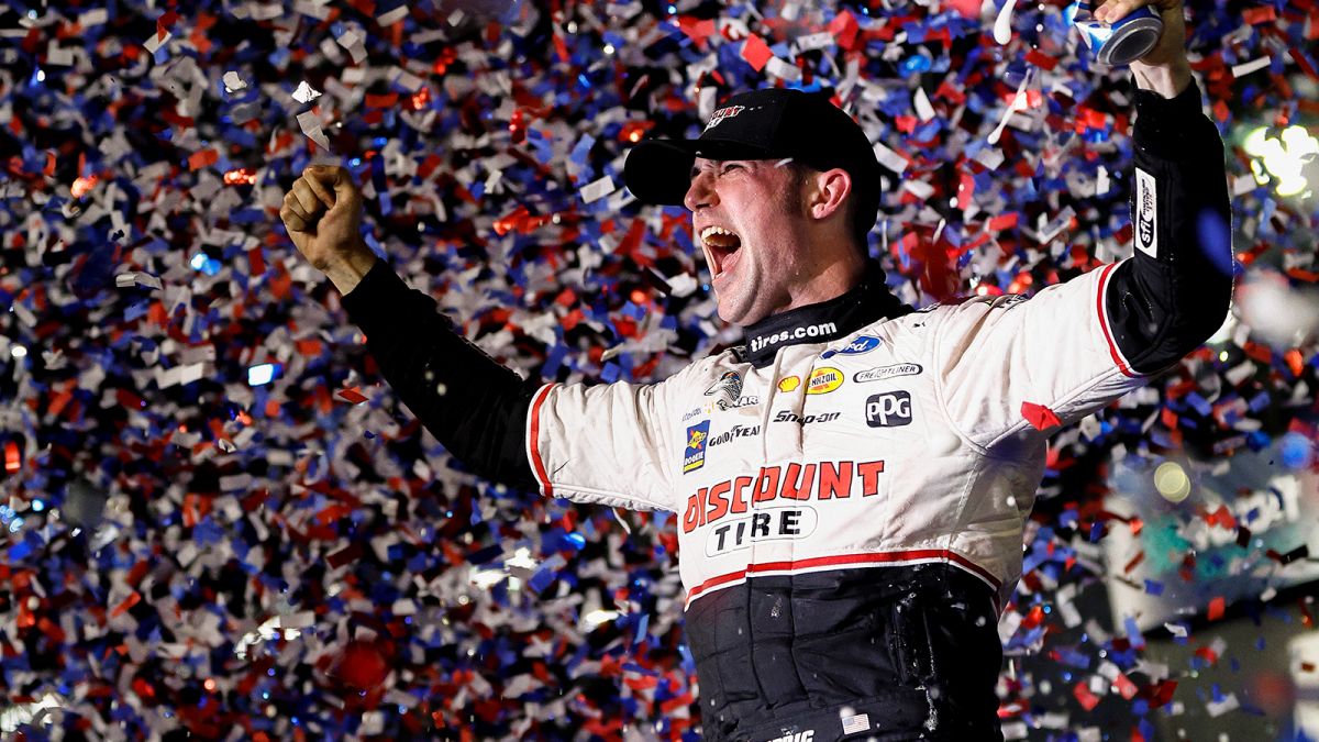 NSD_MotorClub's tweet photo. Congrats to Discount Tire on a huge win at the Daytona 500! Well done! https://t.co/z0ySAKKpJK