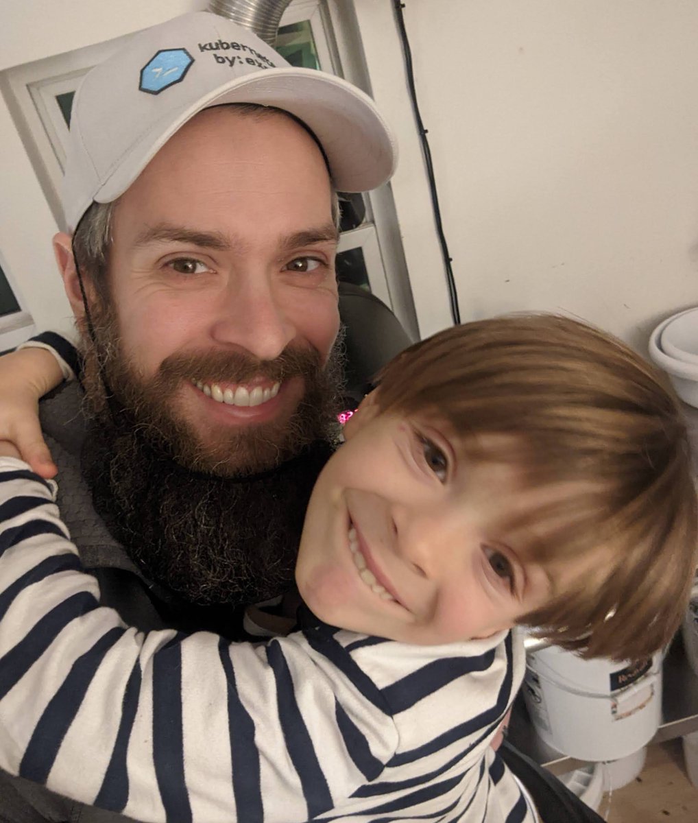 RevayahCoffee's tweet photo. Hanging out with dad while he does some roasting 🙂

#specialtycoffee #specialtycoffeeroasters #cafe #coffeetime #coffeeaddict #instacoffee #coffeegeek #coffeelovers #coffee #coffeeoftheday #pourover #coffeeholic #butfirstcoffee #coffeecommunity #cafes  #dad #fatherhood https://t.co/lBXFTENimy