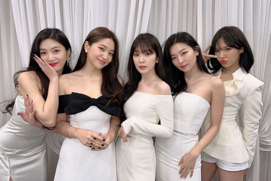 soompi's tweet photo. #RedVelvet Announces Concert In March Along With Upcoming Comeback
https://t.co/8VszqmgFK9 https://t.co/qyREg44c1W