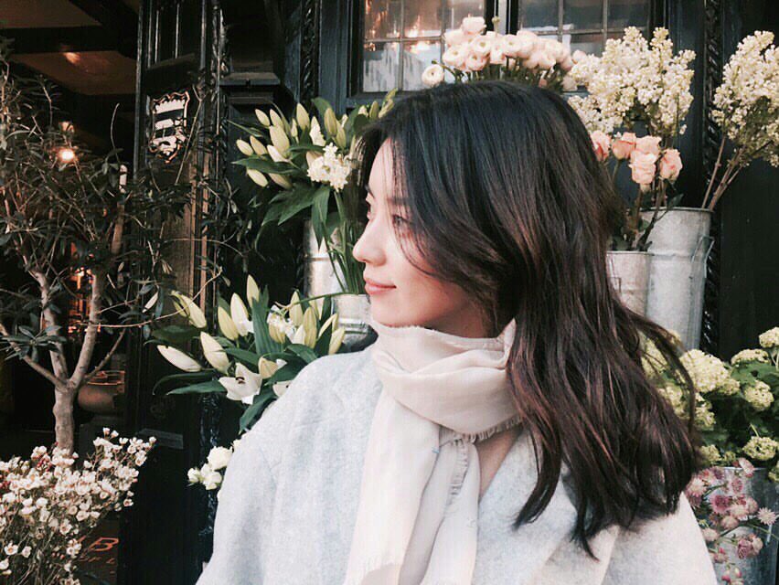 Y00NSAEBOM's tweet photo. #HappyHYOJOOday to the love of my life. The spring is coming and happiness is always here. #효주의_앞길은_언제나_해피니스 https://t.co/gIZDCfrchU