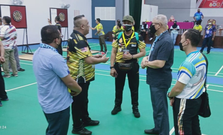KP_bombaJBPM's tweet photo. 13.3.2022 Melawat ke lokasi pertandingan  Dart  SUKBOM P.Pinang 2022 hari ini untuk melihat sendiri semangat kesukanan yang ditunjukkan setiap peserta yang bersaing untuk mengejar kejayaan pasukan Negeri masing-masing. https://t.co/xgAT4eSa8g