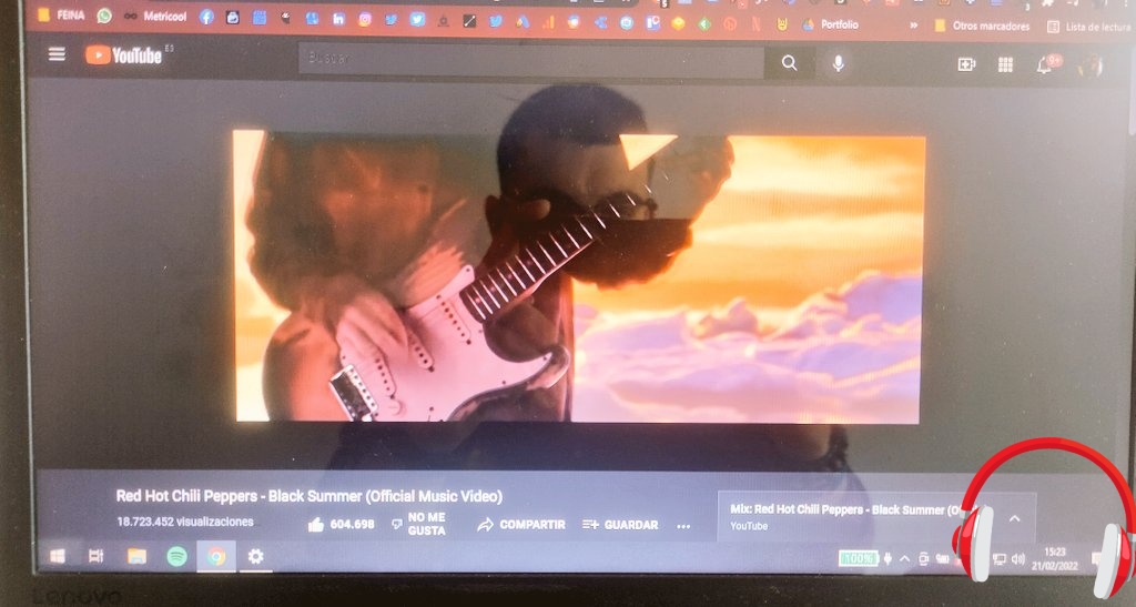 Ni un minuto escuchando a los Red Hot y me llega un email de <a href="/miguelfloro/">Miguel Florido</a> con el titulo ¿Red Hot Chili Peppers?, grupo favorito de <a href="/EliaGuardiola/">Èlia Guardiola</a>. Coincidencia o señal de que debo escuchar ahora mismo ese capitulo de tu podcast🤣😍

Pd: Grupazo Élia, grupazo🤘🏻😍