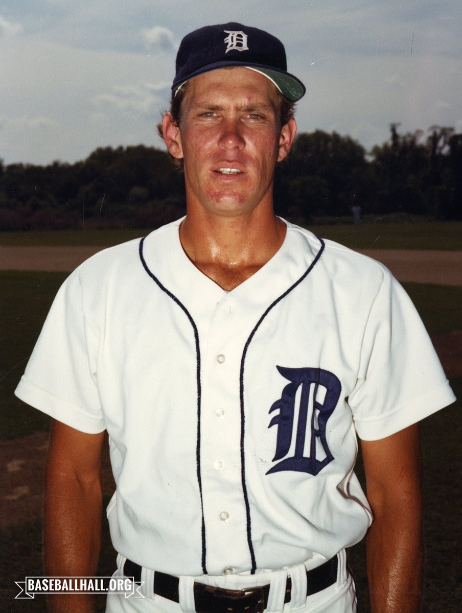 Wishing the happiest of birthdays to a Hall of Famer and @tigers legend, Alan Trammell!