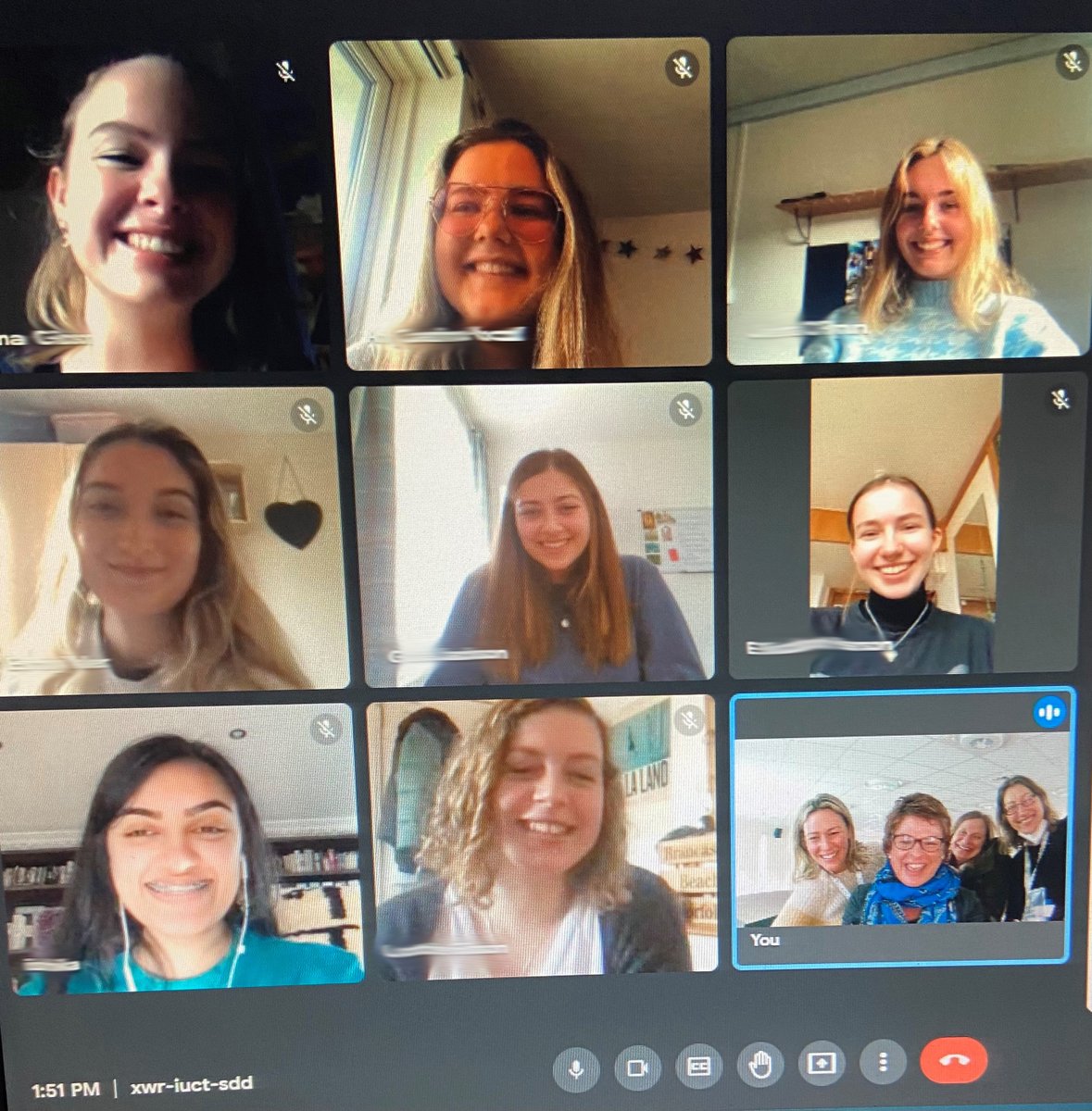 NorwichHigh's tweet photo. This lunch time we were joined by @NorwichHighMFL alumnae who have gone on to include Modern Foreign Languages in their education and careers post Norwich High. Thank you to all! #MotherLanguageDay @GDSTAlumnae #LanguageCultureWeek https://t.co/gjjEdxeeWX