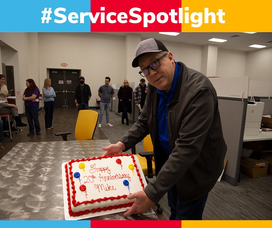 MidAmDisplay's tweet image. Congratulations to Mike P. on his 20th Anniversary with Boxes, Inc. and Mid America Display. 

Mike is a valuable part of his team and is a great source of inspiration to those around him. 

Thank you, Mike! 🎉
.
.
.
#congratulations #work #anniversary #appreciation #thankyou