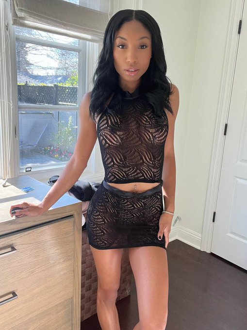 I want you https://t.co/INyBm1pjU6