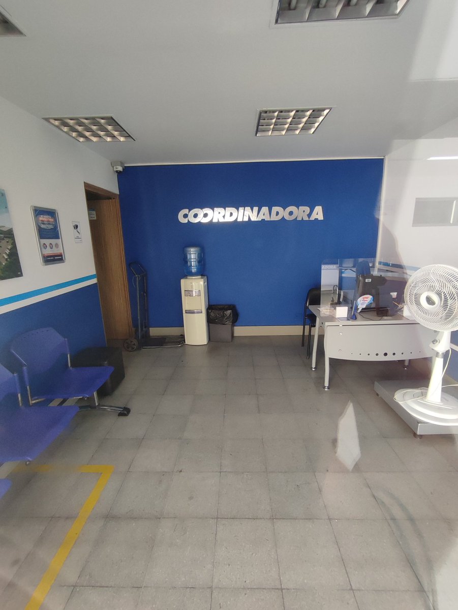 . <a href="/CoordinadoraUSA/">Coordinadora USA 📦</a> de Plaza Mayor en Medellín cerrado todo el fin de semana. No hay telefonos ni forma de usar el servicio. Pusieron un stand en la feria y nadie lo atendía. ¿Qué hay que hacer para enviar mercancía con uds?
