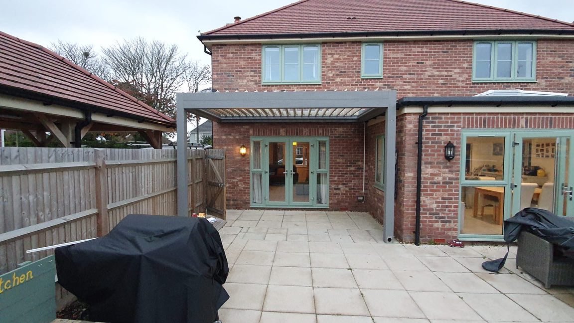 The Iris from Lanai installed in Southampton, Hampshire.

Iris with remote controlled roof blades. When the blades are closed the roof is fully waterproof, and when the weather is good you can open the blades!
 
Please contact us on info@lanai-outdoor.co.uk 
With any enquiries.