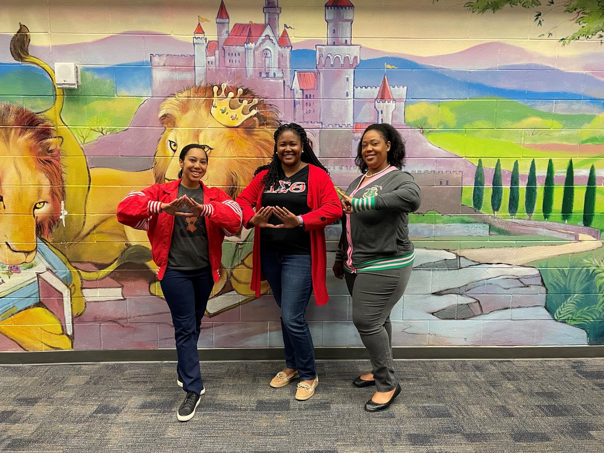 TammiWilhelm's tweet photo. @RKELions recognizing contributions of our  #amazing teachers and sorority sisters #blackhistorymonth @mrs_spillman @martinapennthomas @MeshiaRedding @DeltaSigmaTheta @AlphaKappaAlpha https://t.co/OUgy1k0pSt