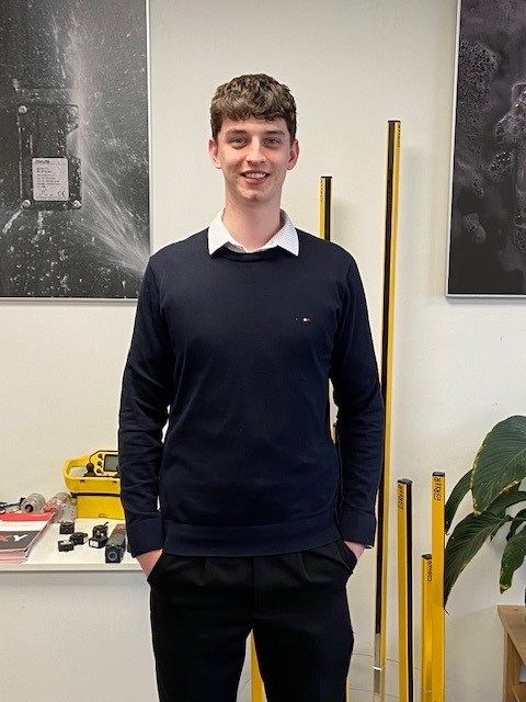 We welcome Carrick to the Fortop family. Carrick will look after all automation sales enquires for all our business units. #fortop <a href="/cxzza5/">Carrick Hill</a> #machinesafety