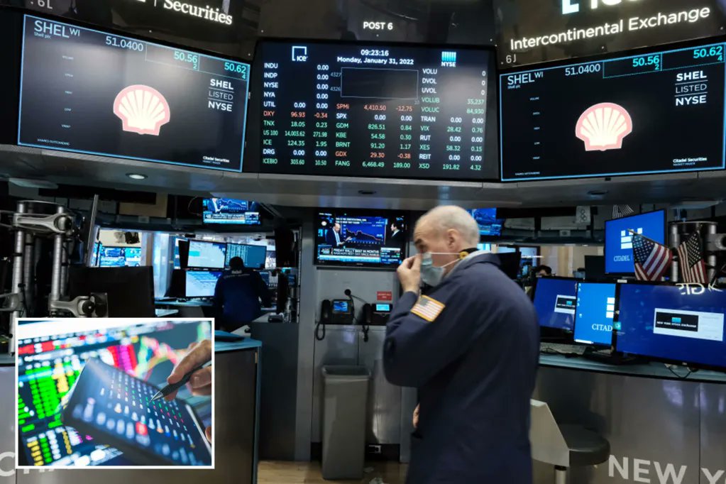 MelborOfMars's tweet photo. While NYSE denies it has imminent plans to launch virtual products, the licenses would allow it to create a digital marketplace alongside its existing exchange.

#NYSE embraces #DigitalAssets and files for #NFT, #crypto,# metaverse-related licenses https://t.co/wnjHBaIVf1 https://t.co/kOLket2v3X