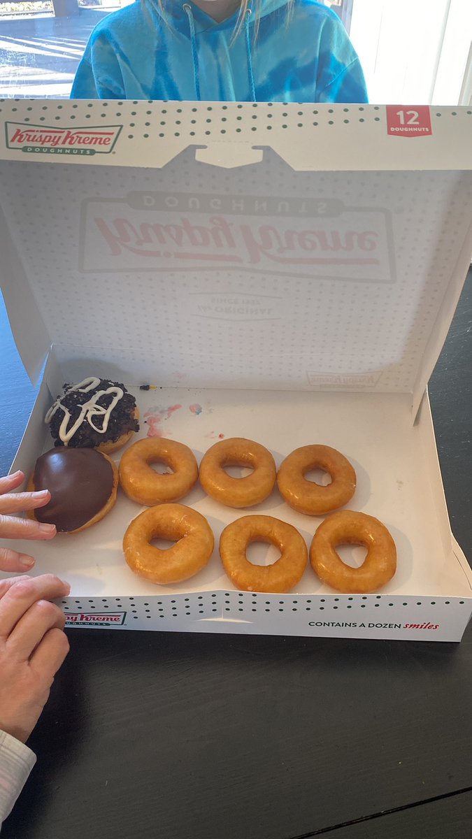 GriffenBagozzi's tweet photo. @krispykreme what are these? I expect better https://t.co/5x6Hzs1AST