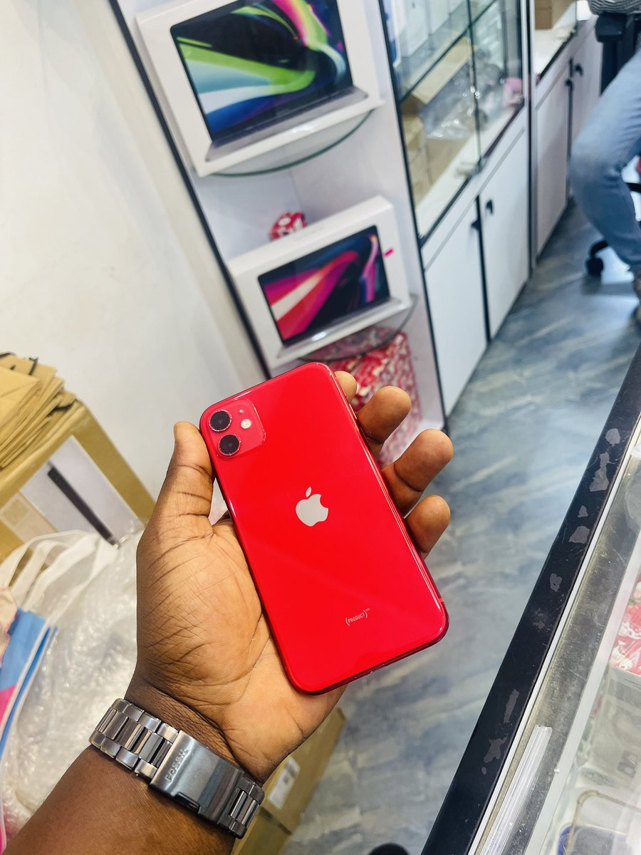 ForLinkin's tweet photo. Sweet DEALZ only 

Iphone 11 64gig semi unlocked available cool 2700 cedis 

Kindly retweet 🙏🏾

☎️0541427156 https://t.co/vBIYiAQzs9