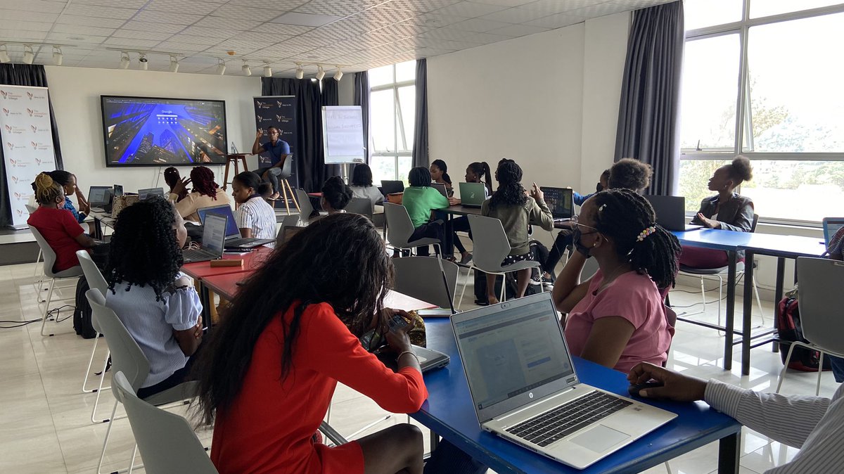 ETCeducation's tweet photo. The turn up for #Cohort6 #CodeQueen bootcamp #DayOne was great 👩🏻‍💻  The Queens are pumped to hit it off with their career journeys in web development and so is the facilitator @armstrongsenior 

#100DaysOfCodeQueen https://t.co/UWxzRbTAVD