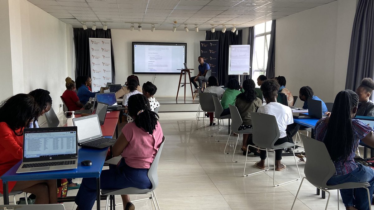 ETCeducation's tweet photo. The turn up for #Cohort6 #CodeQueen bootcamp #DayOne was great 👩🏻‍💻  The Queens are pumped to hit it off with their career journeys in web development and so is the facilitator @armstrongsenior 

#100DaysOfCodeQueen https://t.co/UWxzRbTAVD