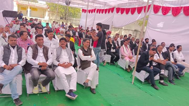 बार एसोसिएशन निवाई के अधिवक्ताओं द्वारा दिए गए मान सम्मान के लिए बहुत बहुत धन्यवाद,, आप सब का प्यार और साथ यूँही बना रहें।।