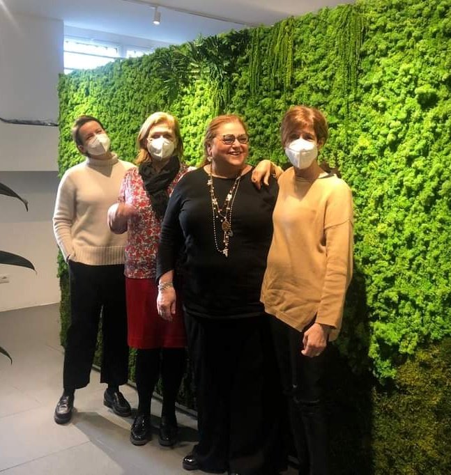 interpretiaiic's tweet photo. The team of @interpretiaiic translating for you every word you're hearing (join us live at https://t.co/16MutJUYly) from Venice 🇮🇹 into English 🇬🇧🇺🇸... et en français 🇫🇷 aussi #lalinguamadre #1nt #interpretiaiic #aiicitalia https://t.co/AXQfFH6C8L