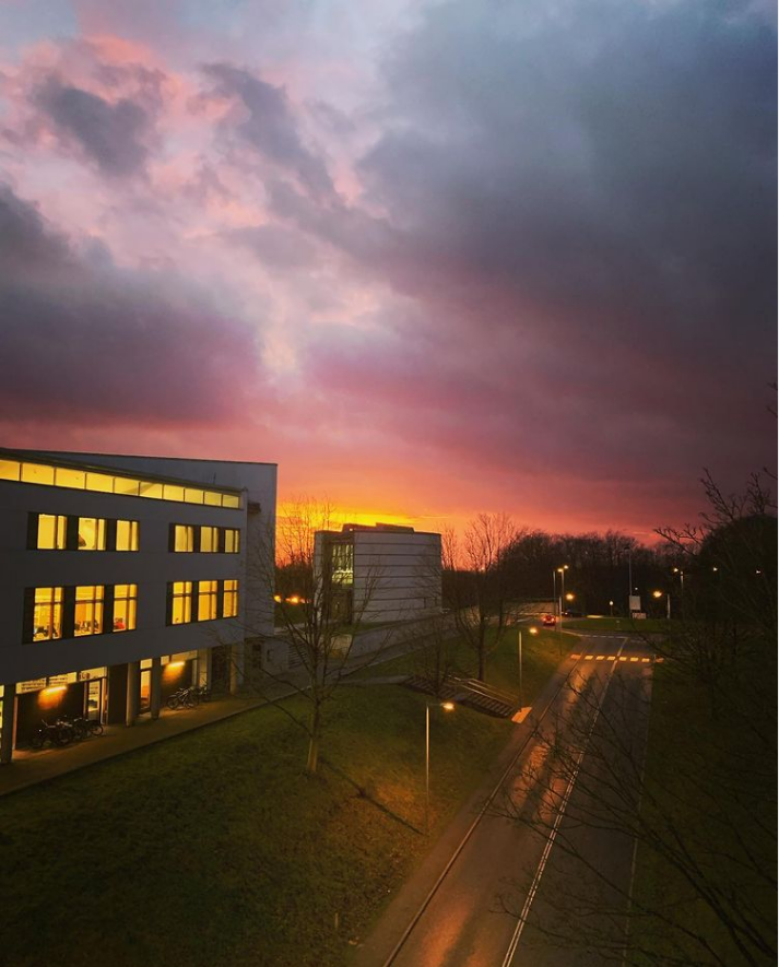 LancasterUni's tweet photo. 📸 Sunset at the @Ruskin_LU by @Cath_Fletcher_ https://t.co/rvIdSuAtpi