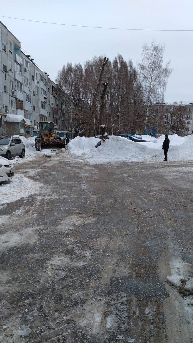 ukoookompas's tweet photo. 21.02.22г. Проводится механизированная уборка снега на прилегающей территории по адресу: ул. Ташкентская, 172

@gkh_kir63 @adm_kir63 @Rudakov_i_a https://t.co/xolETiQEm5