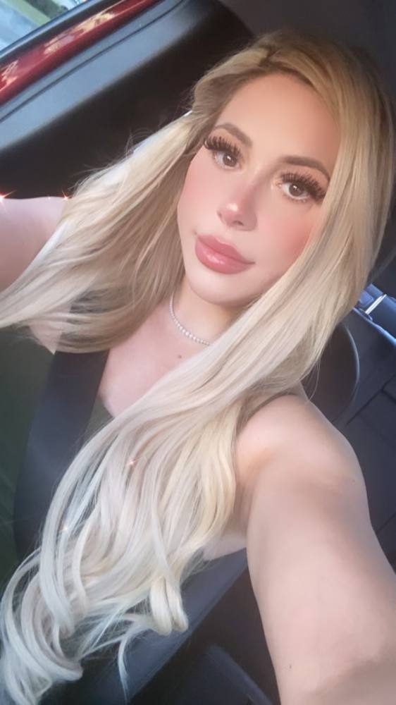 kimmyassalone's tweet photo. Happy Monday Everyone and Happy Presidents Day !!! 

Show me some dope NFTs or tag your favorite NFT Artist. Im buying an NFT a day this week !

#KimmyCrypto #NFTCommunity #WomenInNFT #NFT #NFTArt #NFTArtist #nftCollector #Crypto #ETH #BTC  #NFTshill #NFTdrop #NFTProject  #NFTs https://t.co/LbIsUCiBIv