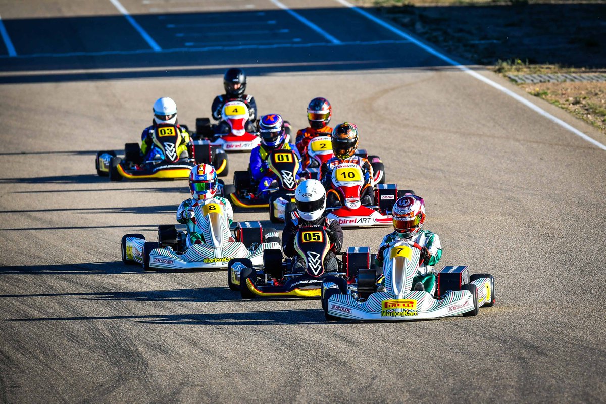 ¡Acelera que estamos en la última semana de febrero! Y... significa que cada vez estamos más cerca de la gran cita 🏁😎

#ekart #ekarting #trofeoespañaekarting