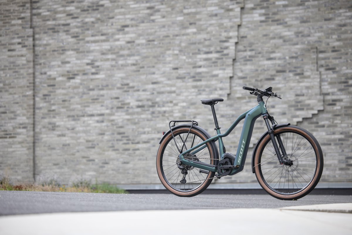 bikeonscott's tweet photo. Unique design 😎 Side extraction battery ⚡ Super long autonomy 🔋 The new Axis eRIDE Evo Tour is fully equipped for all your adventures. 

#SCOTTbike #SCOTTaxiseRIDE #RoamAnyRoad https://t.co/fQFIKDBnmb