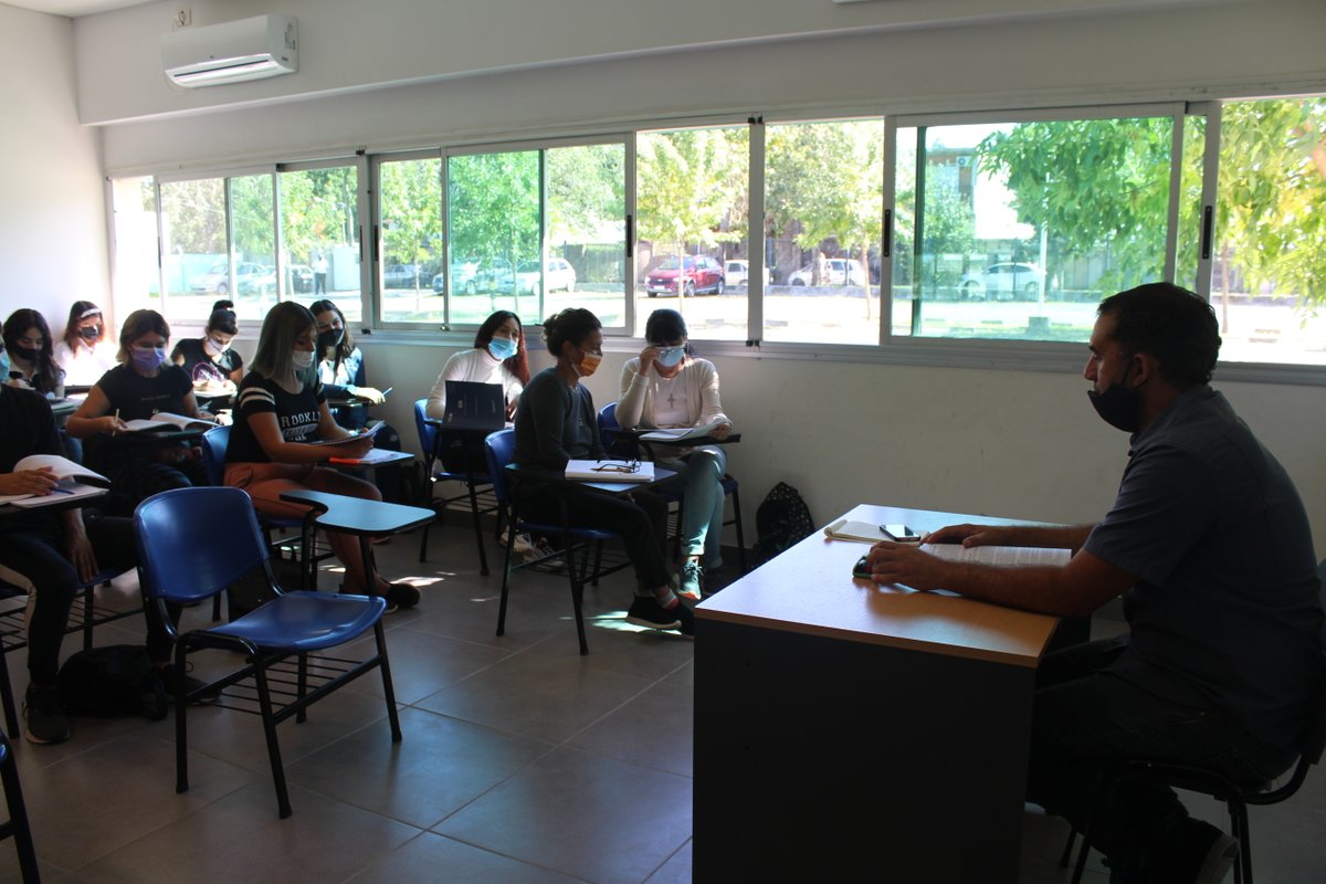 unimoreno's tweet photo. 👩‍🏫 HOY | Los #ingresantesUNM tuvieron clases presenciales y recorrieron el Campus universitario.

📝 Pudieron conocer las instalaciones de la #UNM y tuvieron un espacio para realizar consultas sobre el #COPRUN y la vida académica en general. https://t.co/eBy2zvqpTN