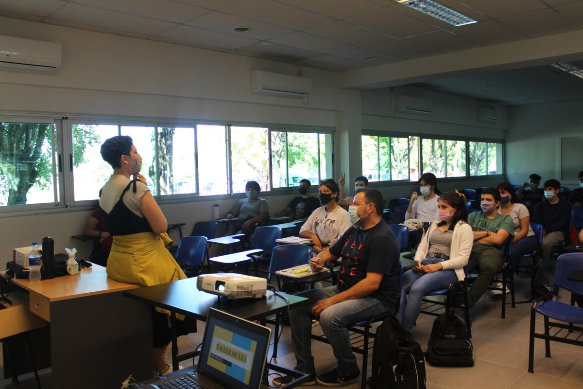 unimoreno's tweet photo. 👩‍🏫 HOY | Los #ingresantesUNM tuvieron clases presenciales y recorrieron el Campus universitario.

📝 Pudieron conocer las instalaciones de la #UNM y tuvieron un espacio para realizar consultas sobre el #COPRUN y la vida académica en general. https://t.co/eBy2zvqpTN
