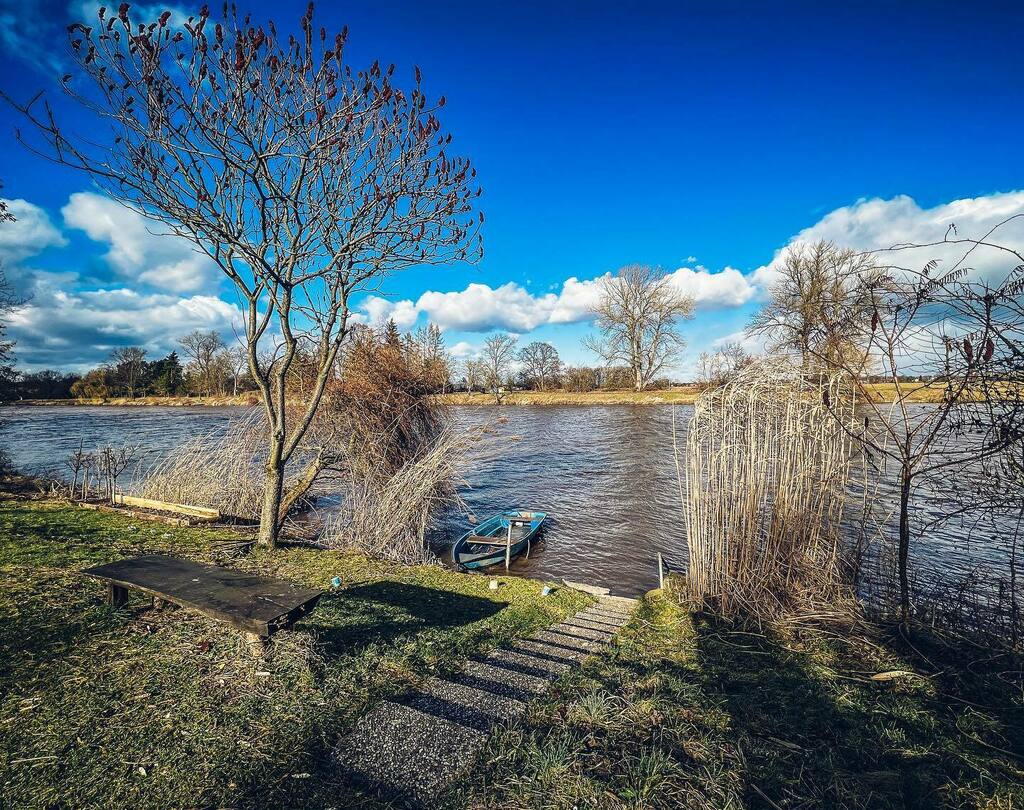 Broz1k's tweet photo. Dnes bylo opravdu hezky, až na ten vítr, jako obvykle. Objevil jsem nové tratě a místa. V Kersku u Hrabala jsem byl poprvé a v Lysé nad Labem rovněž 🤟😎 I to jsou důvody, proč mám rád běhání #running #runners #datumovka #lysanadlabem #kersko #hrabal #… https://t.co/kLtJ4KmsJ0 https://t.co/R9eOLZnpnf