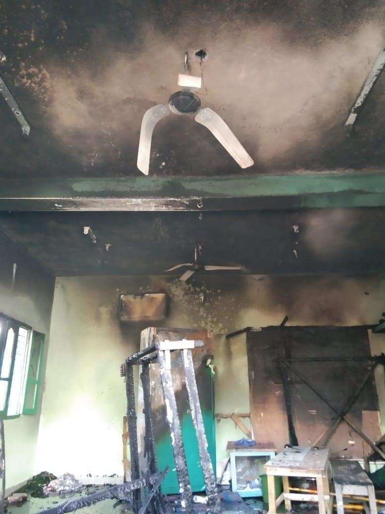 msuhaib_17's tweet photo. Bjp never failed to coverup their failure in these 8 year by creating these type of communial riots. 
BJP and RSS are now trying to create disturbance in Karnataka by making  #BajrangDalActivist murder as hindu-muslim issue. 
 #SaveShimogaMuslims #Shivamogga #ShimogaTerror https://t.co/3Mj0xPC77D