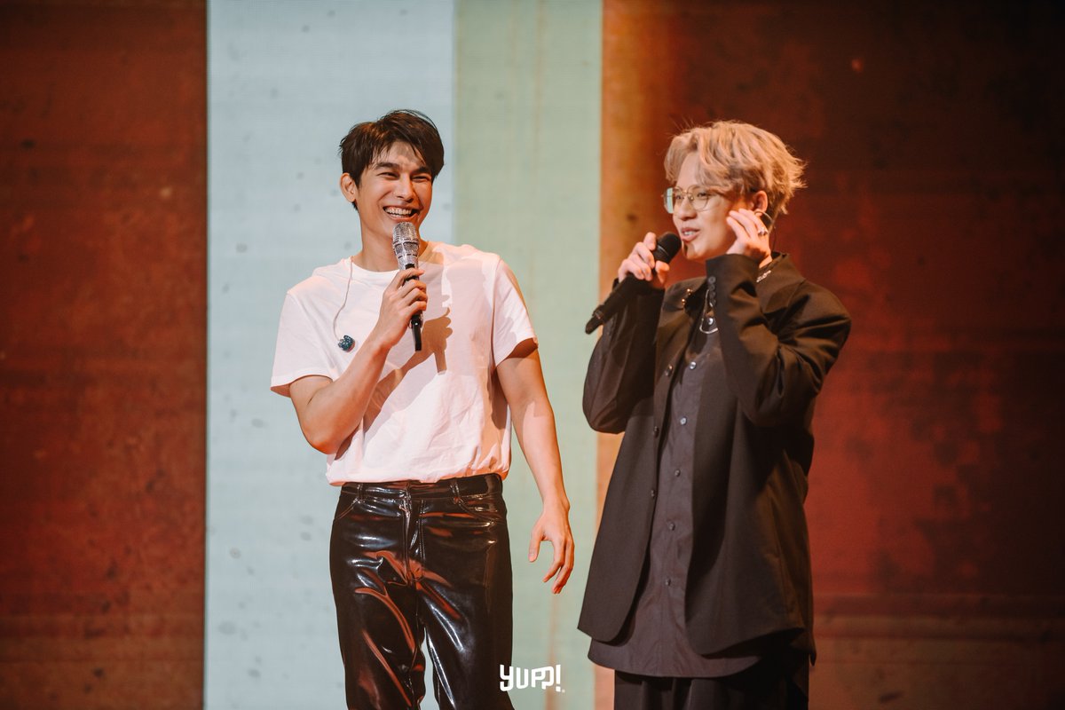 officialyupp's tweet photo. ขอบคุณพี่มิว @MSuppasit @Msuppasitstudio 
ที่ให้โอกาสยัยคนเก่ง @auttakornnn ของเรา ไปอยู่ในวันสำคัญเเบบนี้ด้วยนะครับ, สุขสันต์วันเกิดนะครับ 
ขอให้เป็นปีที่ดีมากๆของพี่มิวเลยครับ 🎂💛 
( โชว์วันนี้ดีมากๆ พี่มิวทำออกมาได้ดีมากๆเลยครับ )

#MEWMADEforU
#AUTTA #ANTLVonMewBDay https://t.co/g8a0WVeotl