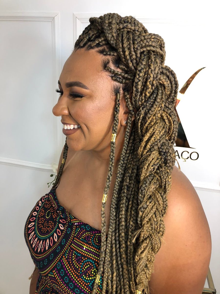 Quando você faz trança na trança 😂
Penteado em Box Braids 📸
Make: Isabela Xavier
