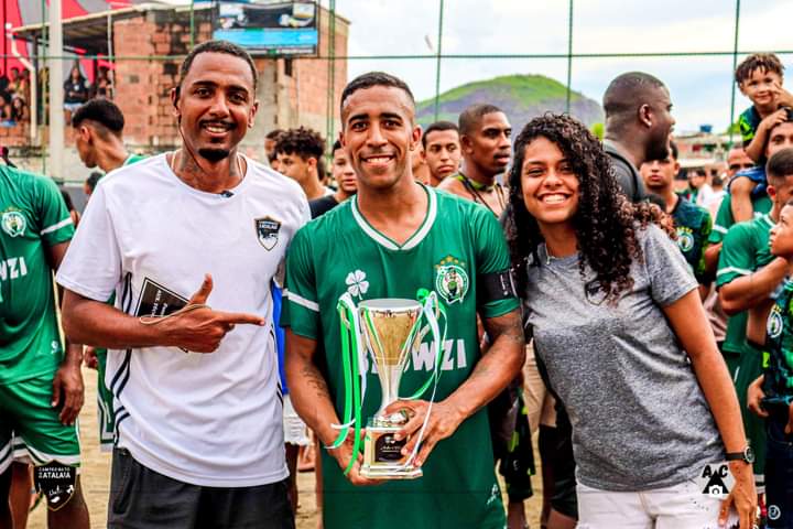 Melhor jogado da final passando 
Na sua telinha 🧙‍♂️🍀🙌💪🐻🎯
Ontem foi 5x0 pro Browzi  malvadaõ 
Fiz só  2 pra ajudar  .🖐🙌💪