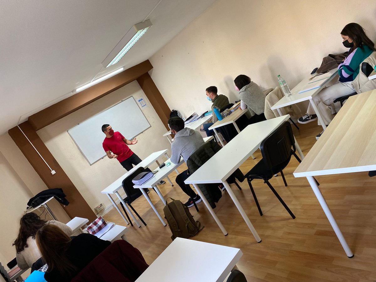 💪¡Preparar unas oposiciones requiere una gran inversión de tiempo y esfuerzo, y en nuestras #aulas nuestros opositores están en el camino de conseguir su plaza!
👉Elige tu centro más cercano y reserva.
Email: info@be-working.com
be-working.com 
#oposiciones #malaga
