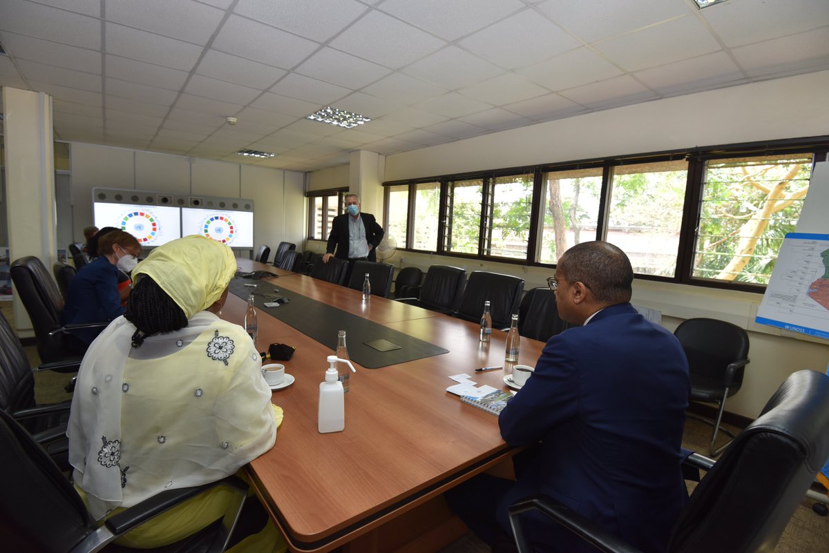 UNISNairobi's tweet photo. .@ZainabHawa, the UNON Director-General hosted @UN Secretary General's @antonioguterres Chef de Cabinet, Courtenay Rattray, @courtenayrat, and met with UNON senior management team. @UnKenya
#DeliveringAsOneUN for #SDGs #GlobalGoals2030 #Agenda2030 #LDCs https://t.co/Uz7J8wkvYY