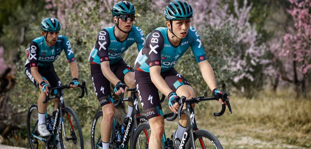 WielerFlits's tweet photo. Ide Schelling zit weer op de fiets na coronabesmetting https://t.co/zgZhrVigee
#BORA-hansgrohe #Corona #IdeSchelling https://t.co/N0I3fkTUUd