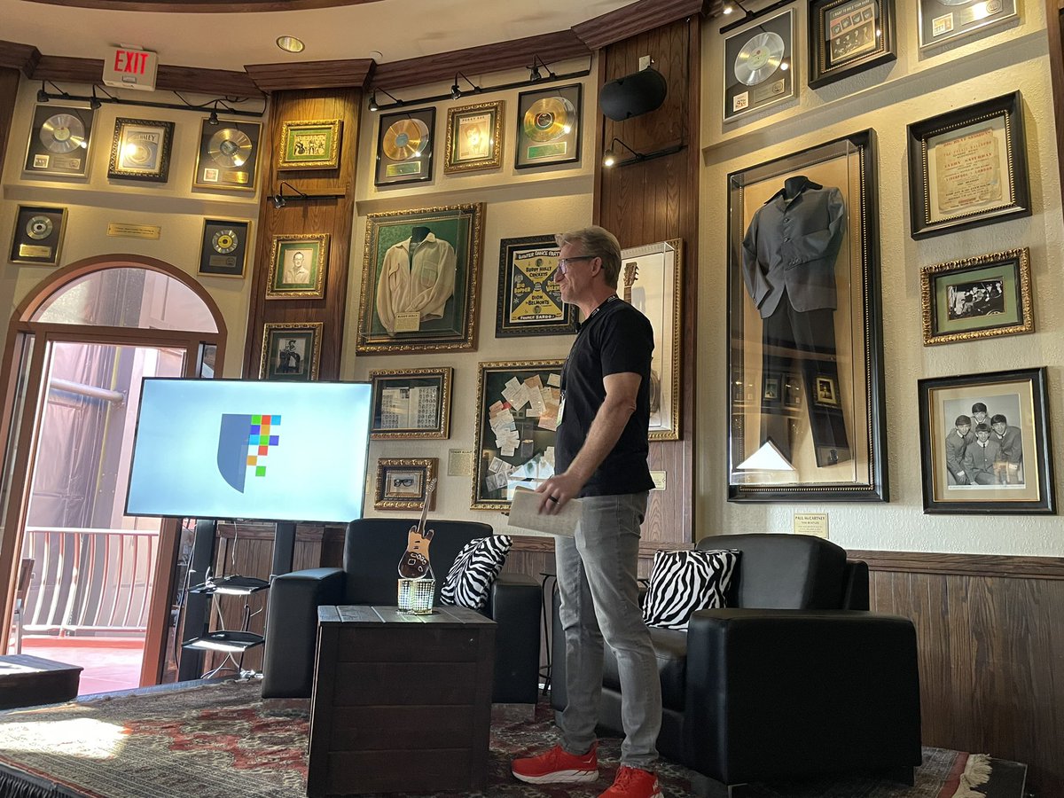 michaelcaldwell's tweet photo. Hanging out with @TheLeggett for the @bureauofdigital #ownersummit here at @hardrockliveorl! @blackairplane and @UniversalORL? Let’s have some fun! https://t.co/VRF9qTBi8S