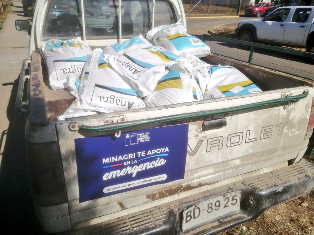 ➡️En la comuna de Los Álamos apoyando a agricultores 👩🏻‍🌾👨🏻‍🌾 que se han visto afectados por el déficit hídrico💧

📍Gracias a recursos de la  emergencia agrícola, de la campaña #MinagriTeApoya del <a href="/MinagriCL/">Ministerio de Agricultura de Chile 🇨🇱</a>, se está entregando alimento animal🐄, estanques e insumos apícolas🐝.