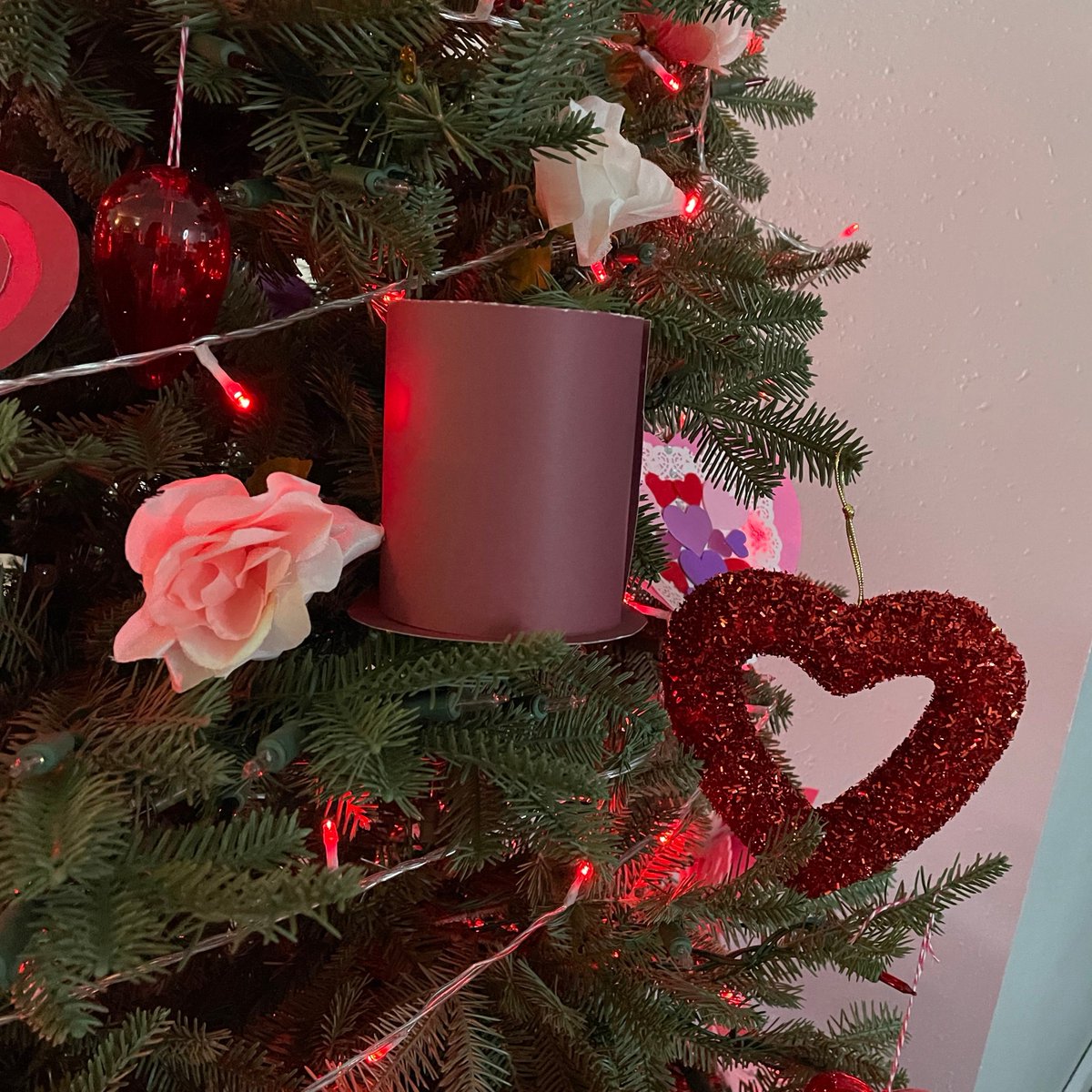 teamwti's tweet photo. February is not just for Valentine's Day! We hid a little Lincoln hat on our tree to celebrate Presidents' Day as well! 
#happypresidentsday #tinyhat https://t.co/cSHTZrmcnt
