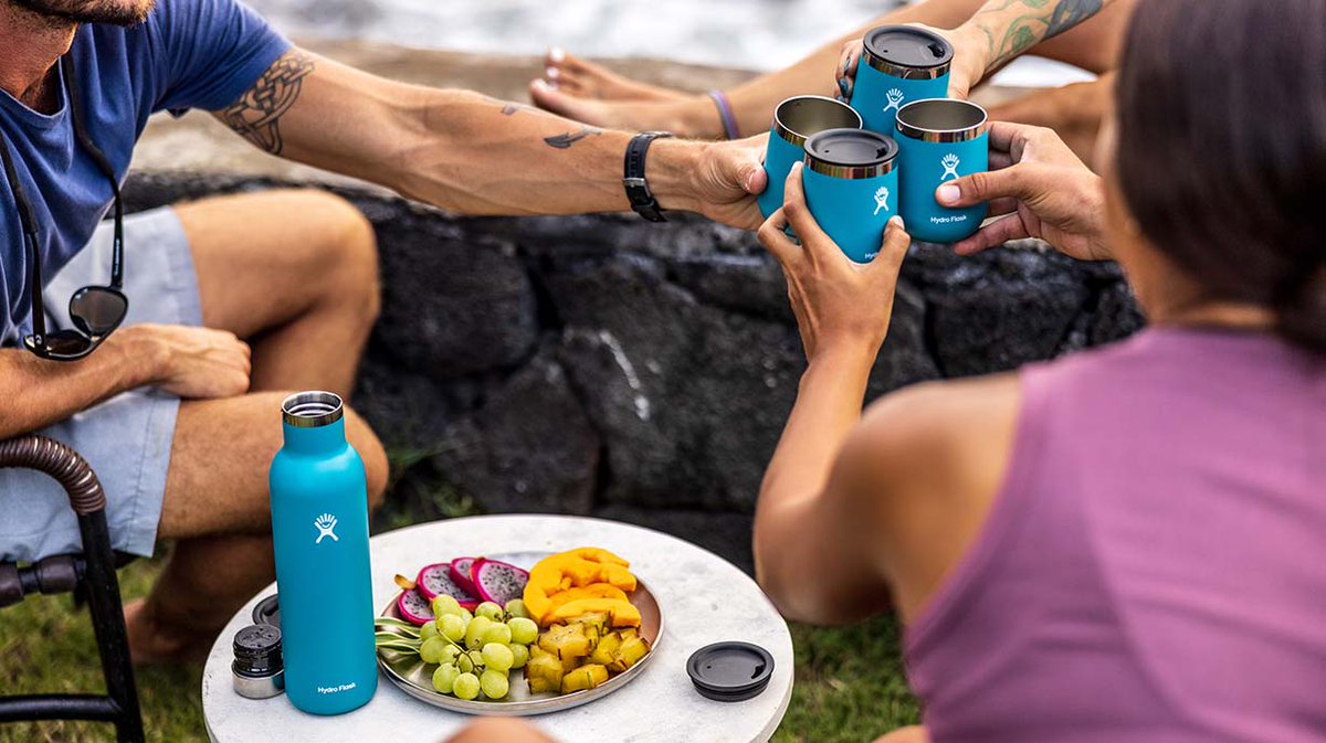 HydroFlask's tweet photo. π·π Straight to the islands with every sip, meet Laguna.
π Island views meet ocean hues >> https://t.co/dVKPsv8VHR
#HydroFlask #HeyLetsGo #ColorsofKona #HydroColor https://t.co/TvOpdwZPwt