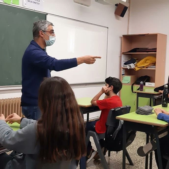 escolapiabalmes's tweet photo. AVUI SABEM FER MOLT MILLOR UNA ENTREVISTA!
Dins l’Itinerari d'aprenentatge “Que bé que vius!” de 1r d’ESO, hem rebut un taller per aprendre a fer una bona entrevista amb el Xavi i la Núria. Gràcies!
#SUMMEMEPB 
#ESOEPB https://t.co/eG4VYZiiU3