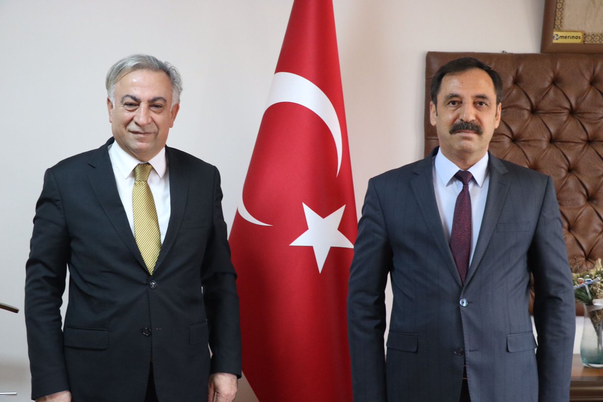 HakanGonen06's tweet photo. İade-i ziyaret kapsamında; Adıyaman Üniversitesi Eğitim Fakültesi Dekanı Sayın Prof.Dr. Murat Aydın'ı ziyaret ettik. Adıyaman Üniversitesi Eğitim Fakültesi Dekanı Sayın Prof.Dr. Murat Aydın'a misafirperverliği için teşekkür ederim. https://t.co/bazZWqm4oE