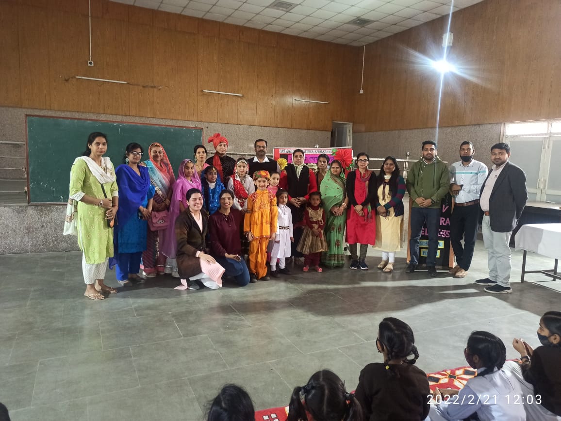RampuraSchool's tweet photo. Today International Mother tongue day celebrated in @RampuraSchool, studnets with parents performed various activities eg dance, speech etc. Through these explained the importance of mother tongue in overall development of a child.
@Dir_Education @delhi_shiksha @msisodia https://t.co/zcfR6JklgL