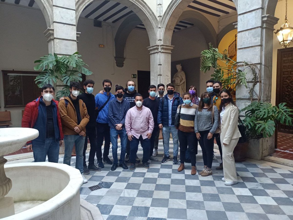 CEUCO's tweet photo. El Presidente de la Comisión de Externas del CEUCO M. Jiménez y la Presidenta de Comisión de Ética y Responsabilidad Social C. B. Macho Reyes con los representantes de estudiantes de las universidades de Andalucía y del Consejo de la juventud de Andalucía. @CJAndalucia https://t.co/VJ8LgclAJZ
