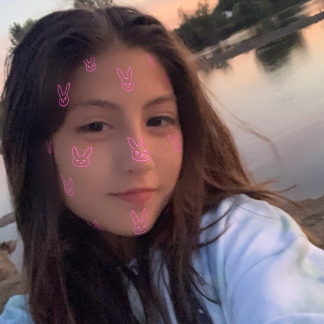wosyfran's tweet photo. "Su sonrisa no me para de fallar, la vida me tiene aloca. Siento que me quiero desmayar, ese hombre no te merece ya no más. Yo soy perfecta para ti, no lo pienses amor ven a mi<3" https://t.co/lDfLMfp9Ue