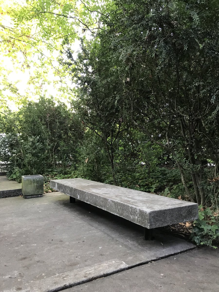 irvb's tweet photo. @lara_kinneir @FCGulbenkian Aside from the benches my favourite is the monument to Azeredo Perdigão. https://t.co/5rO4J7fVD6